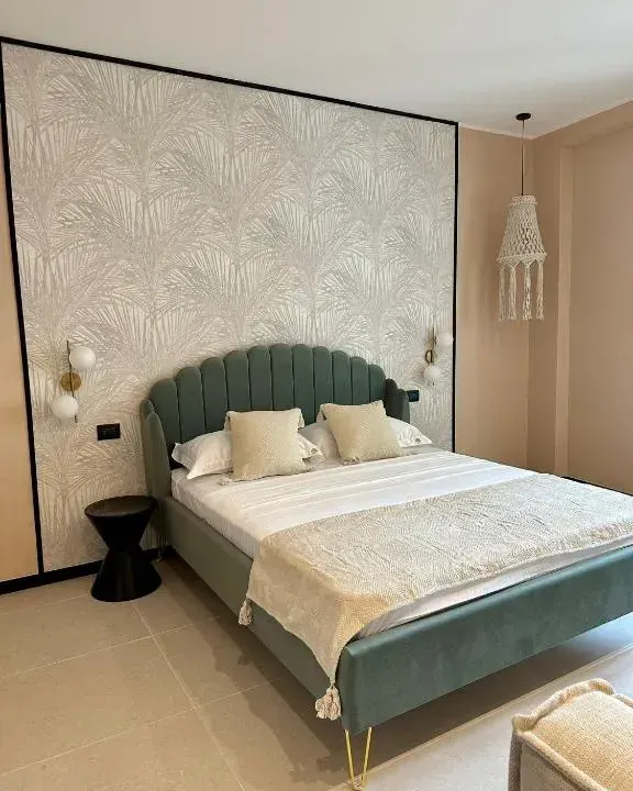 Photo 1 of 10, Mandarin Apulia 10