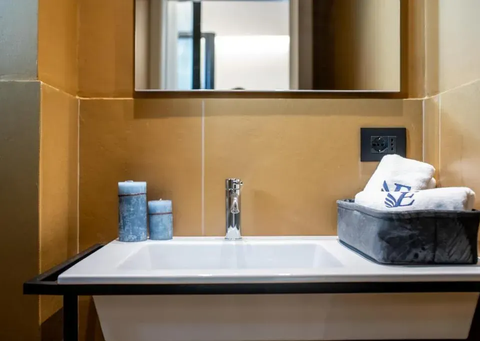 Photo 5 of 10, Ermes Suites & Rooms Bari
