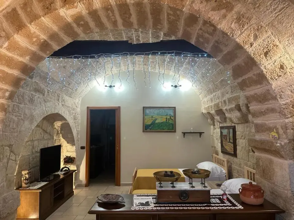 Photo 4 of 10, ARCO MERAVIGLIA HOUSE