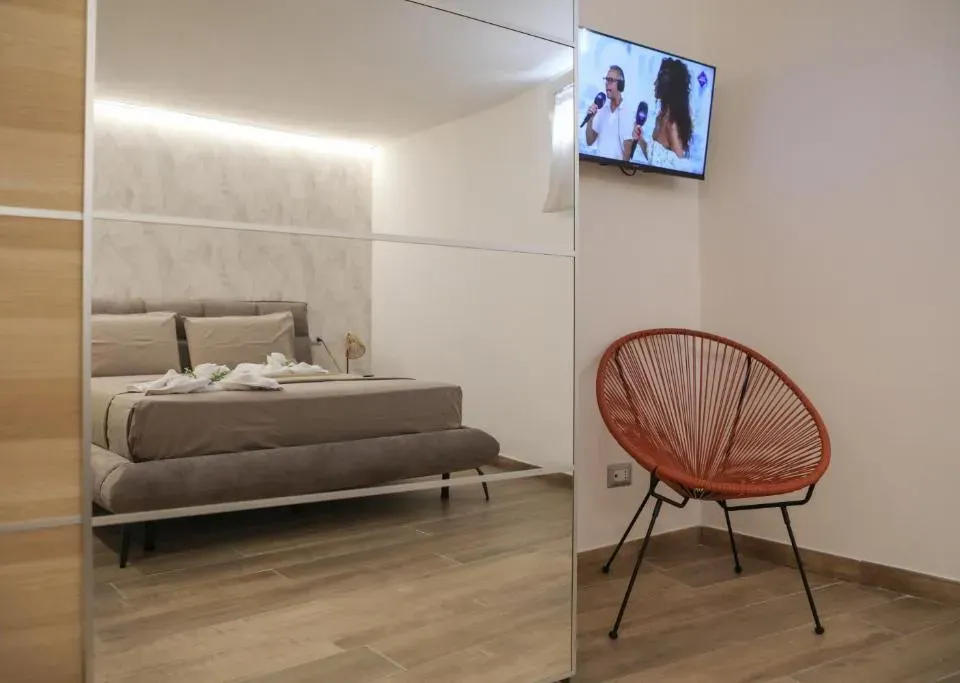 Photo 5 of 10, Luxury Regina 14