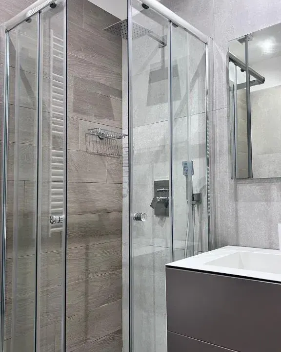 Photo 8 of 10, Best Stay-Calefati 80 Suite Apartment