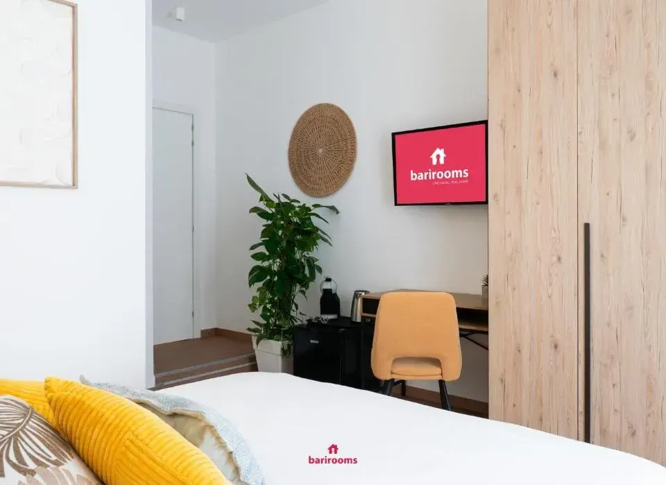 Photo 6 of 10, Barirooms - Cardassi Suites
