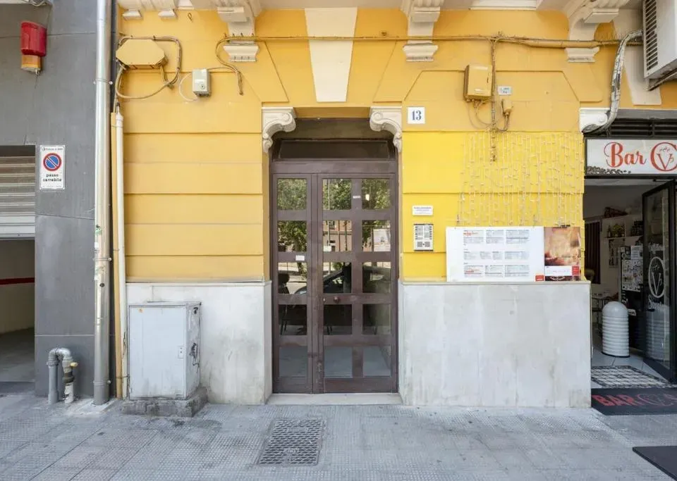 Photo 9 of 10, Savoia Station - Bubbles and Relax