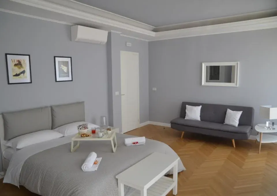 Photo 2 of 10, Room 56