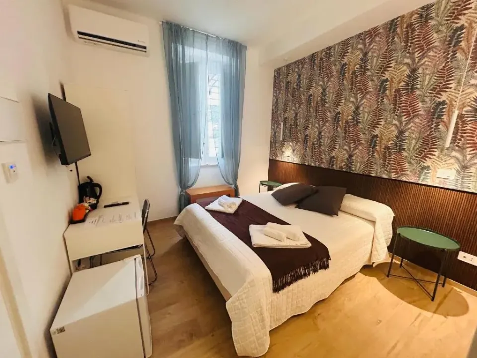 Photo 2 of 10, Il Lungomare Rooms