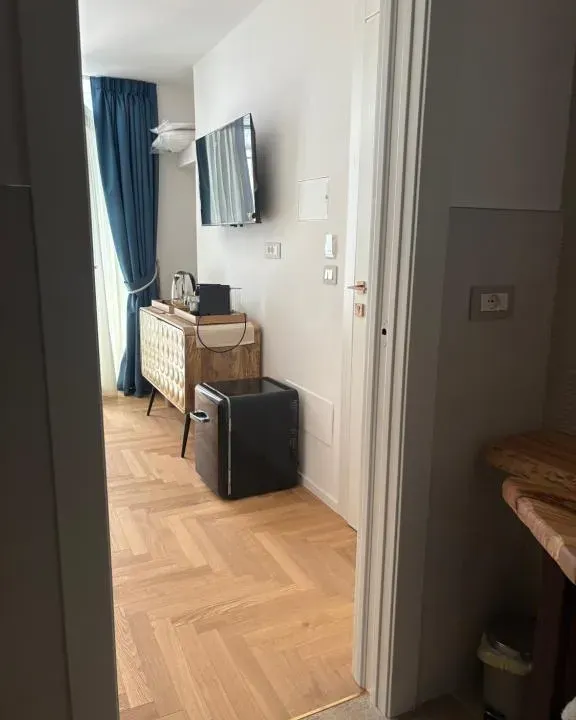 Photo 4 of 10, RomiRooms