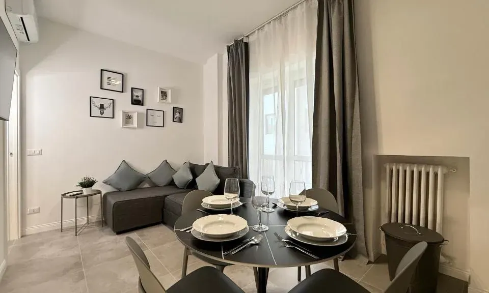 Photo 4 of 10, LAUS ANDREA DA BARI Luxury Design Apartment 1