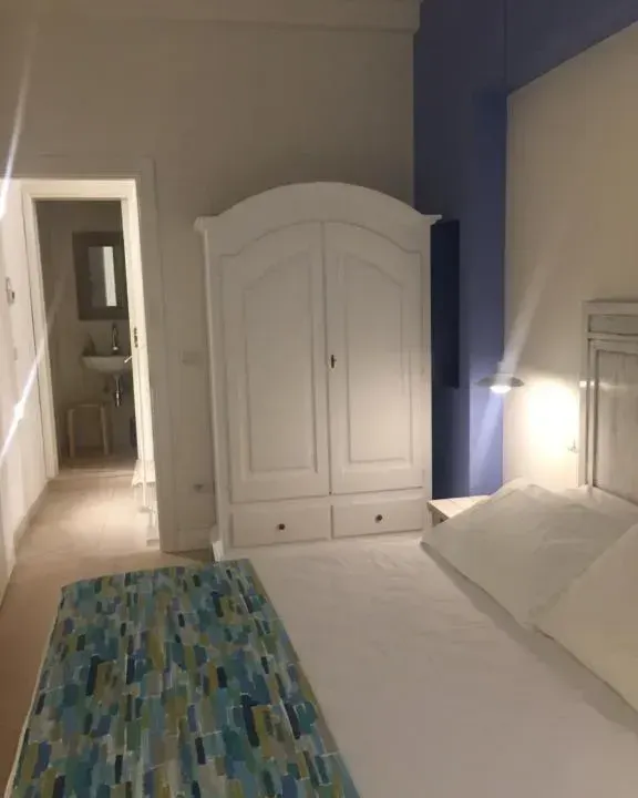 Photo 6 of 10, Apulia 35