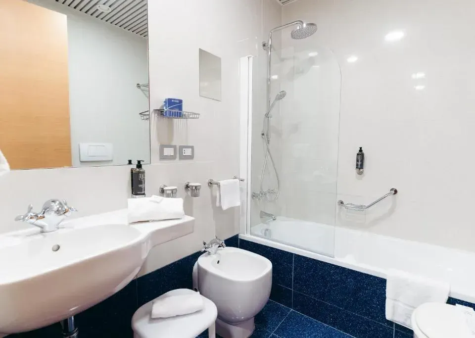Photo 6 of 10, Hotel Excelsior Bari - by Farace Hotels