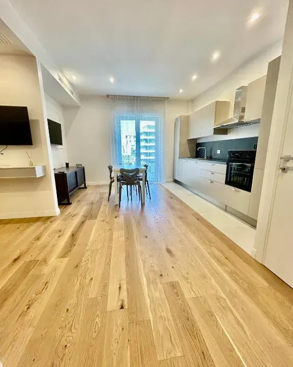 Photo 1 of 10, Homeclass Luxury