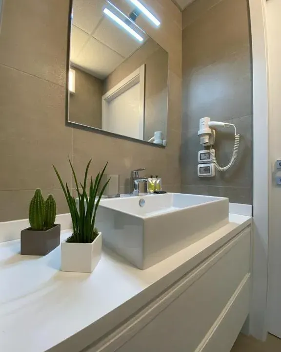 Photo 3 of 10, BeeApartments