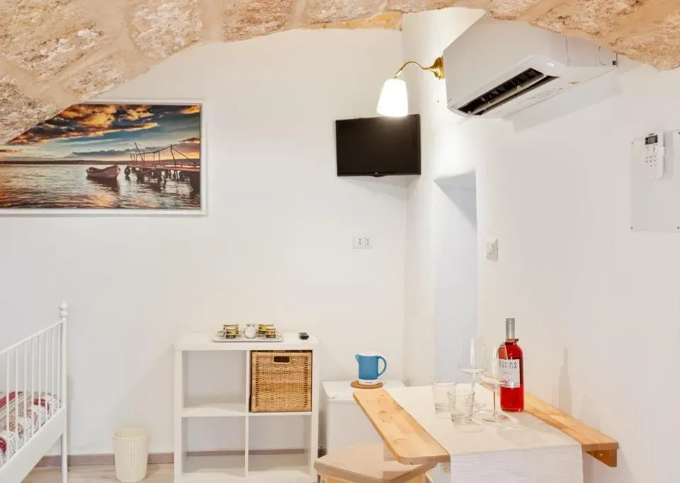 Photo 5 of 10, GuestHost - San Nicola Clemente Private Room