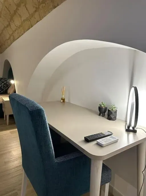 Photo 9 of 10, Mediterranean House