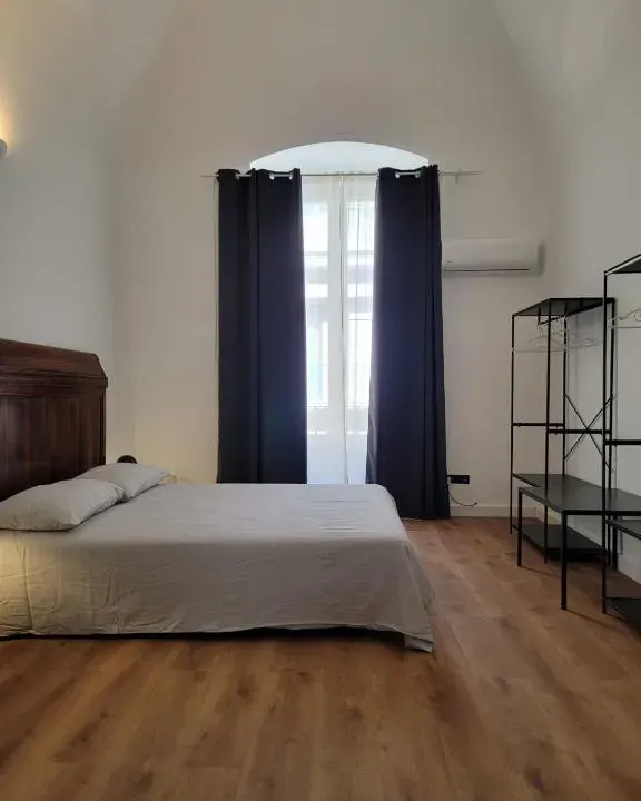 Photo 6 of 10, Central Station Apartment 1
