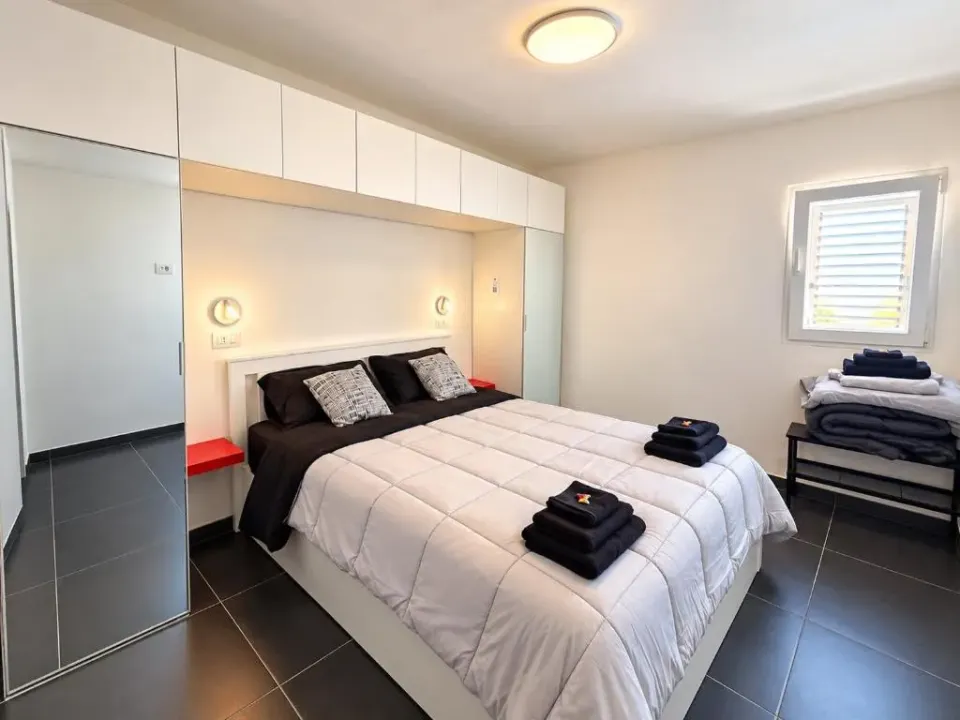 Photo 8 of 10, Sirio Luxury Home