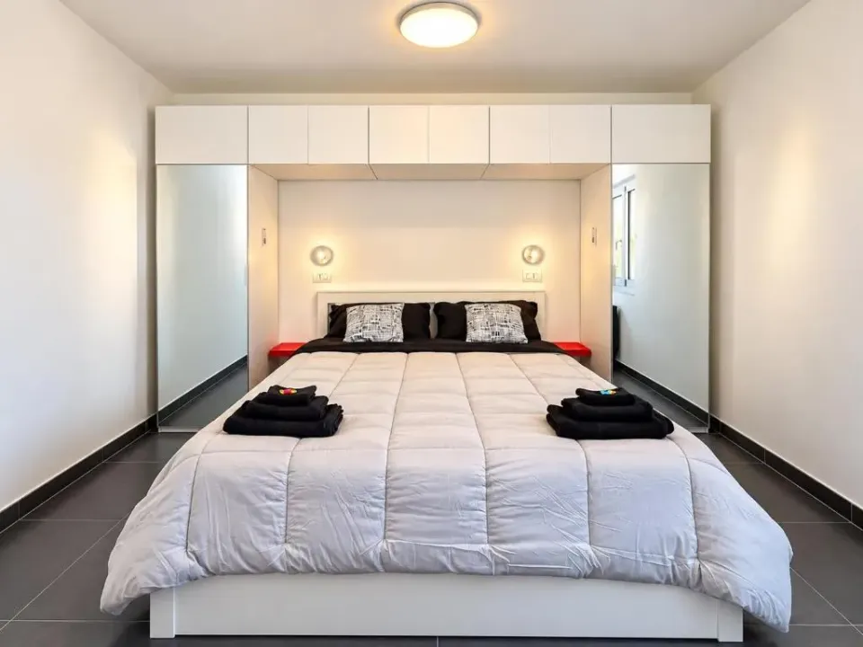 Photo 7 of 10, Sirio Luxury Home