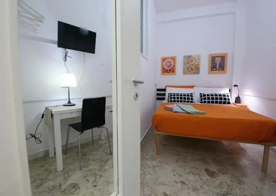 Photo 2 of 10, C & S Cavour - Central HUB
