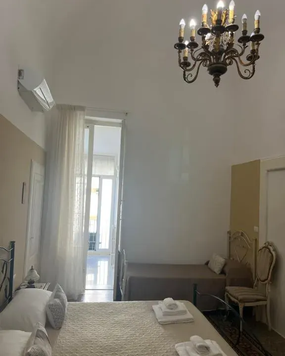 Photo 6 of 10, B&B Chimera Bari