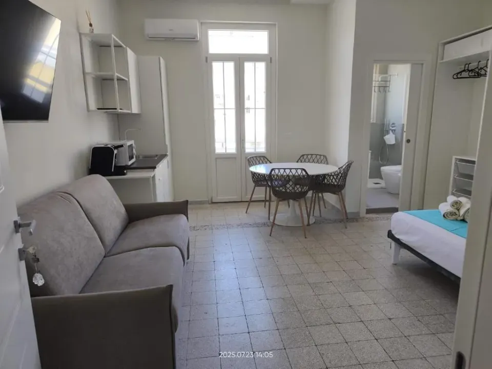 Photo 5 of 10, Maison Tabou