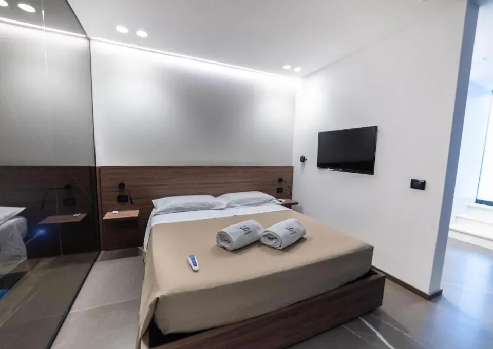 Photo 6 of 10, VS LUXURY SUITE with SPA