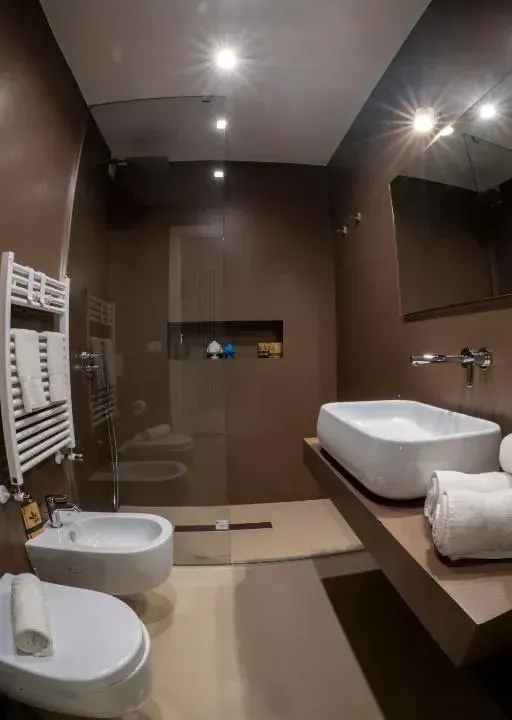 Photo 3 of 10, B&B Murex