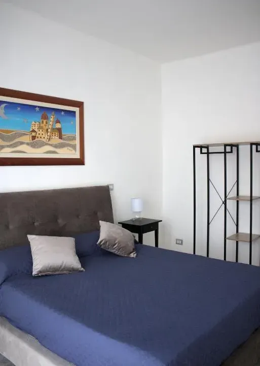 Photo 7 of 10, Flavio's home