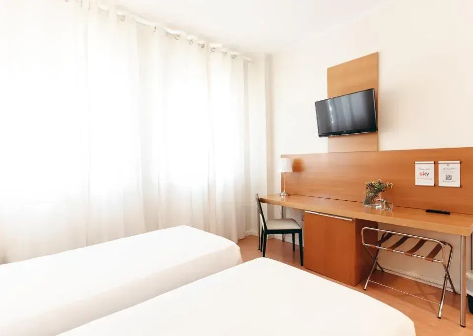 Photo 8 of 10, Hotel Excelsior Bari - by Farace Hotels