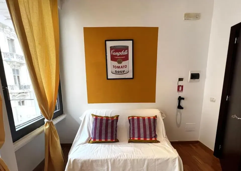 Photo 9 of 10, Warhol-Bozzi 59