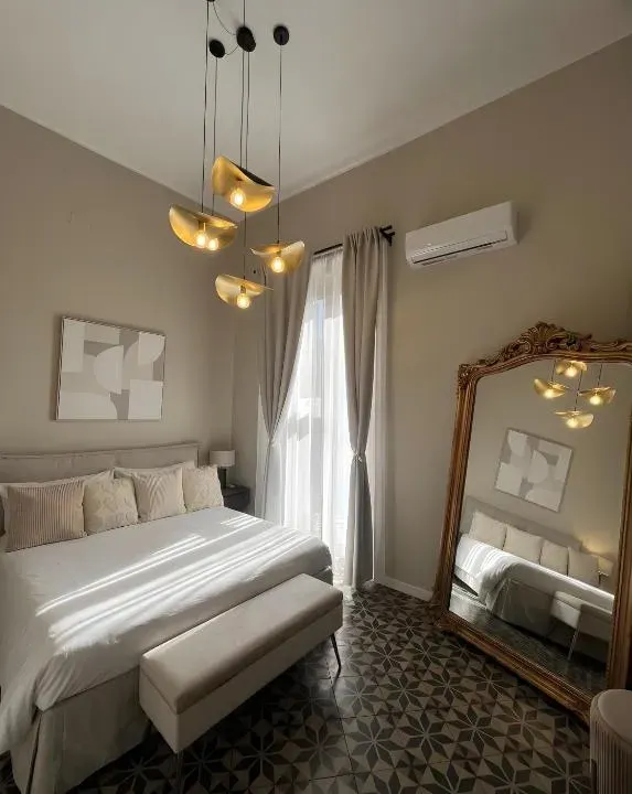 Photo 2 of 10, Bari LandLord 71 - Private Balcony Suites
