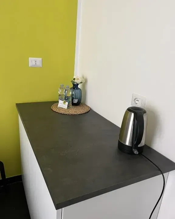 Photo 3 of 10, Black Room & Breakfast