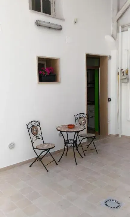 Photo 2 of 10, Alla corte della suocera mono