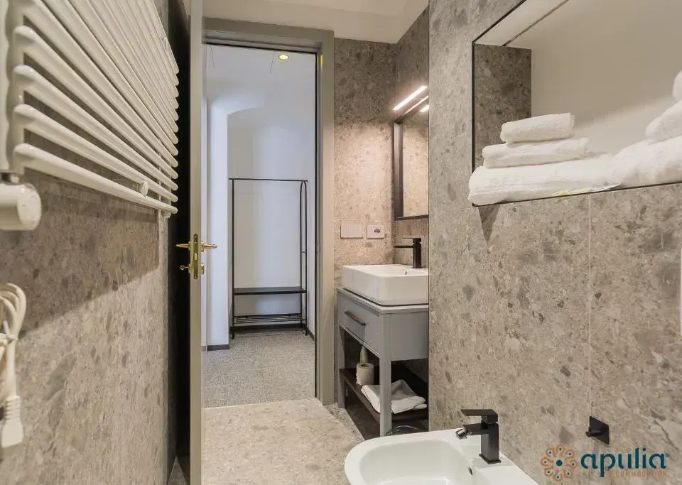 Photo 6 of 10, Palazzo Piccinni 97 by Apulia Accommodation
