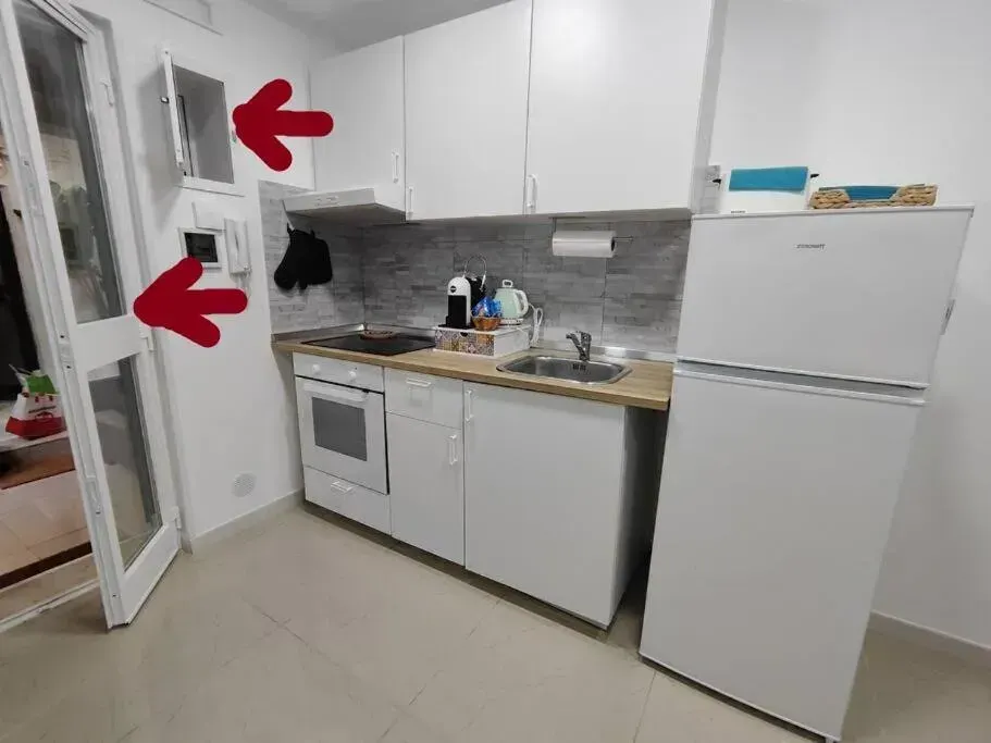 Photo 2 of 10, Sole Guest House