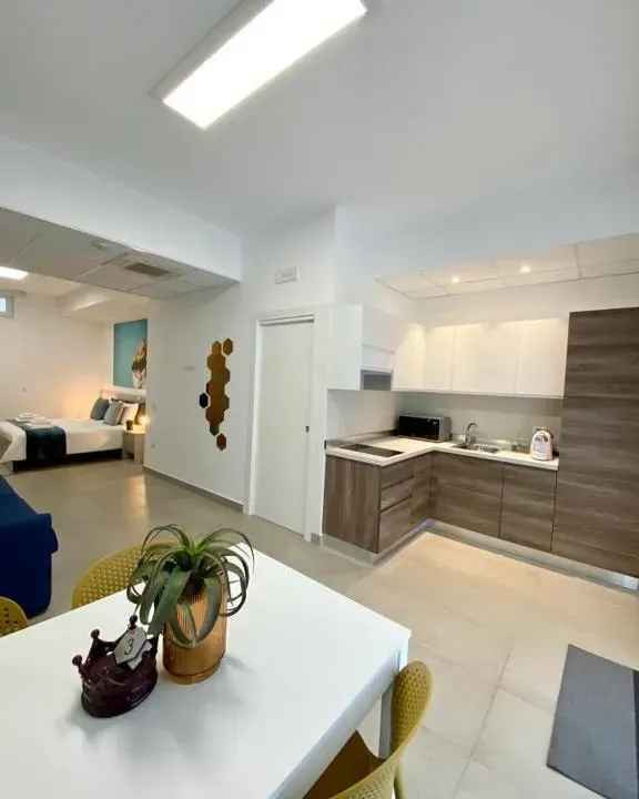 Photo 8 of 10, BeeApartments