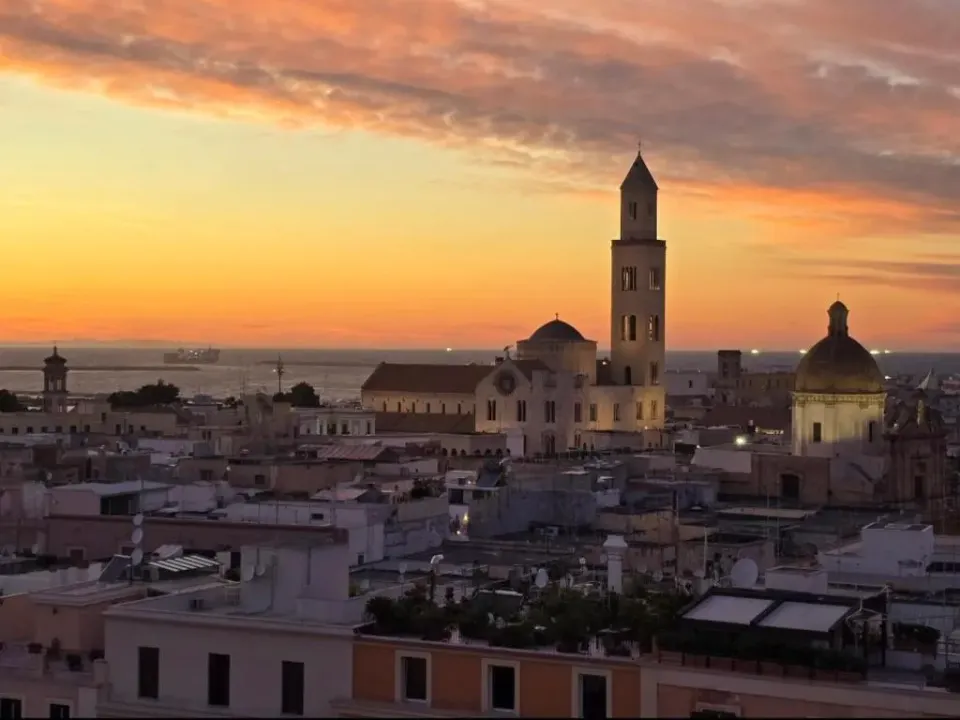 Photo 9 of 10, Tra il Borgo Antico e il Mare