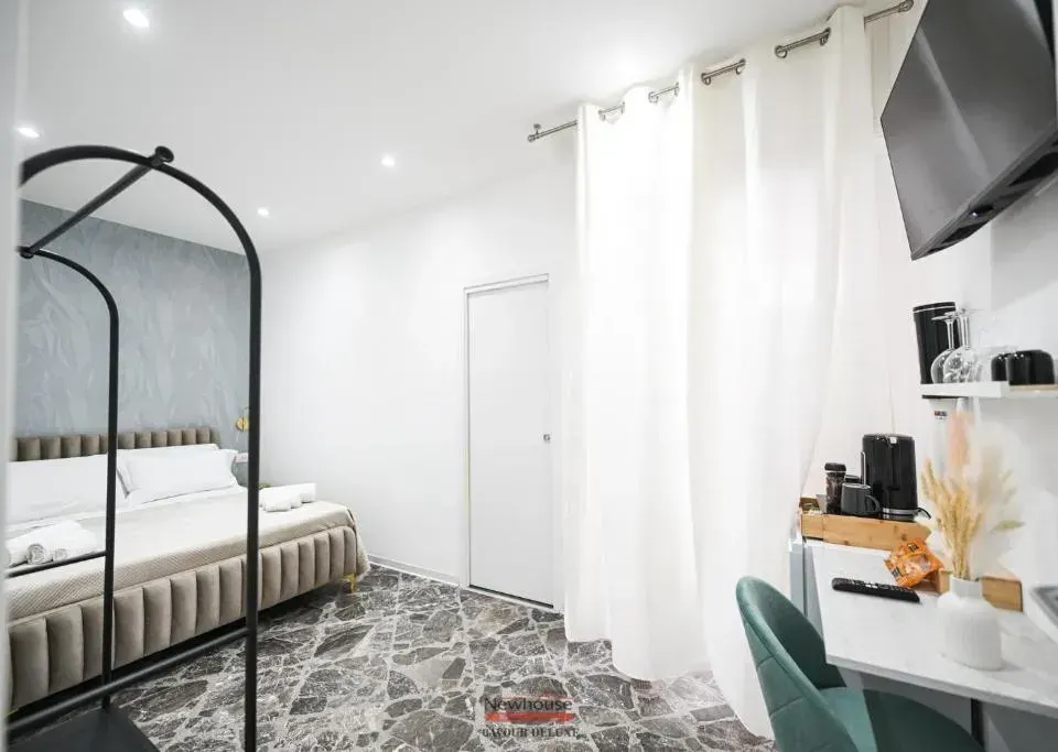 Photo 5 of 10, Newhouse CAVOUR Deluxe