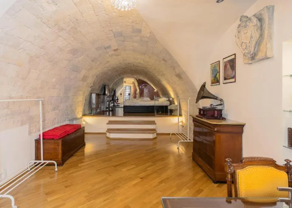 Photo 5 of 10, Palazzo di città Bari