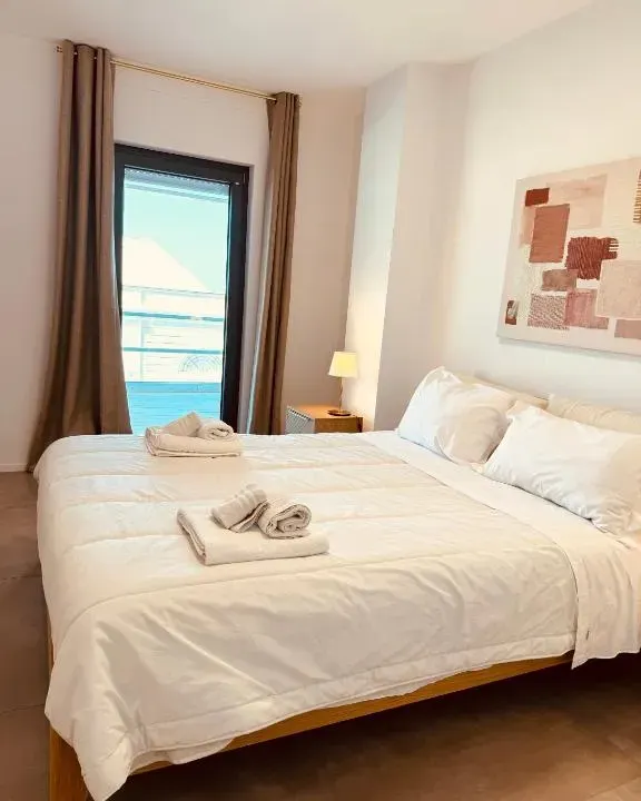 Photo 2 of 10, Marisabella Suite 7