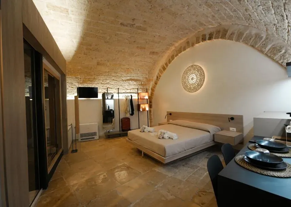 Photo 5 of 10, Myra Bari Bed & Spa