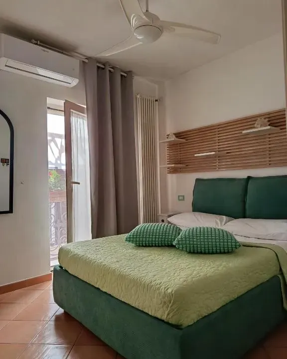 Photo 2 of 10, Lydian Suite