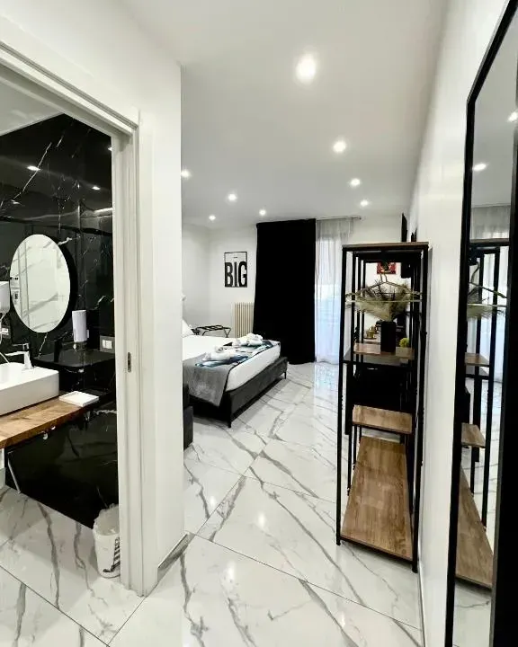 Photo 7 of 10, Oltremare Luxury Suites