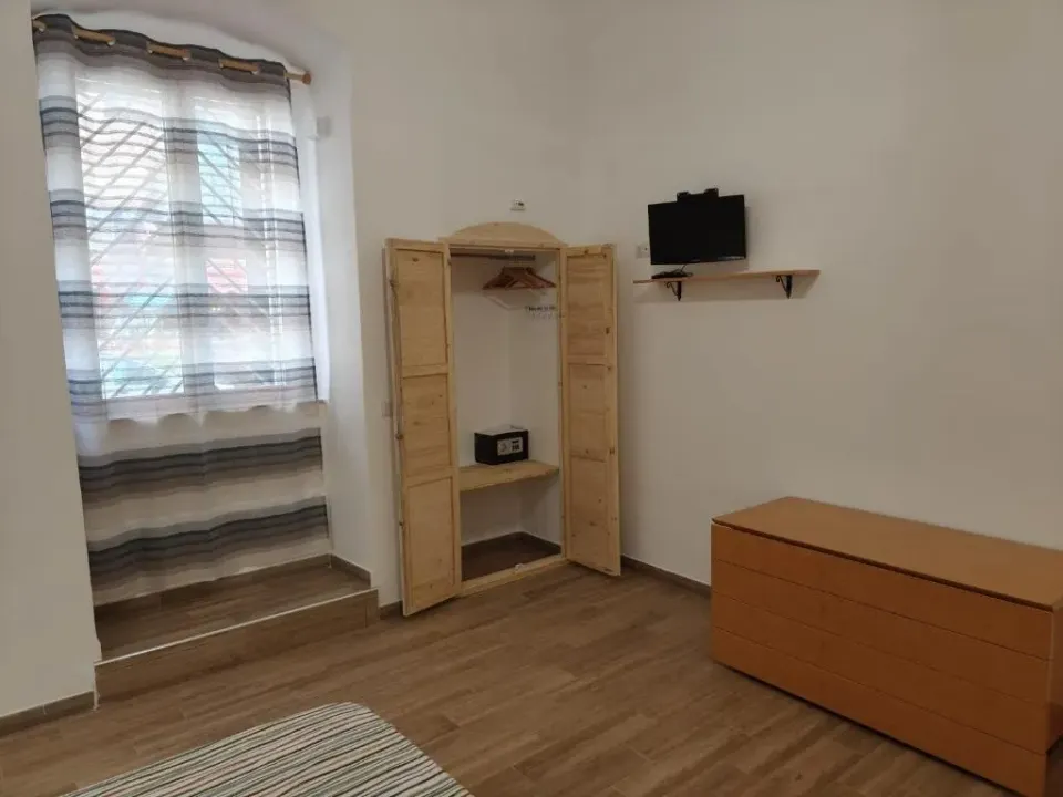 Photo 5 of 10, CORAL apartment