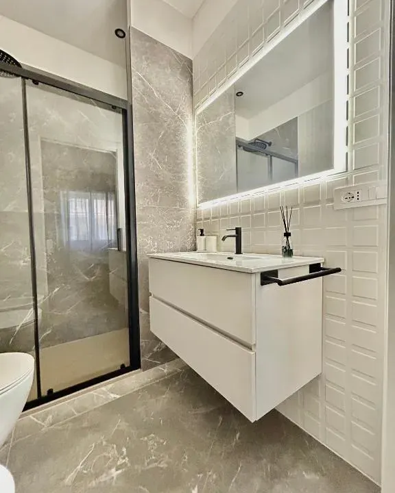 Photo 3 of 10, Homeclass Luxury