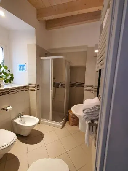 Photo 3 of 10, Arco Della Neve Guest House