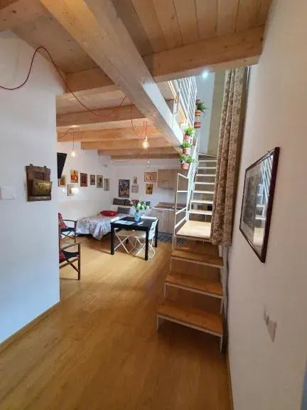 Photo 4 of 10, Arco Della Neve Guest House