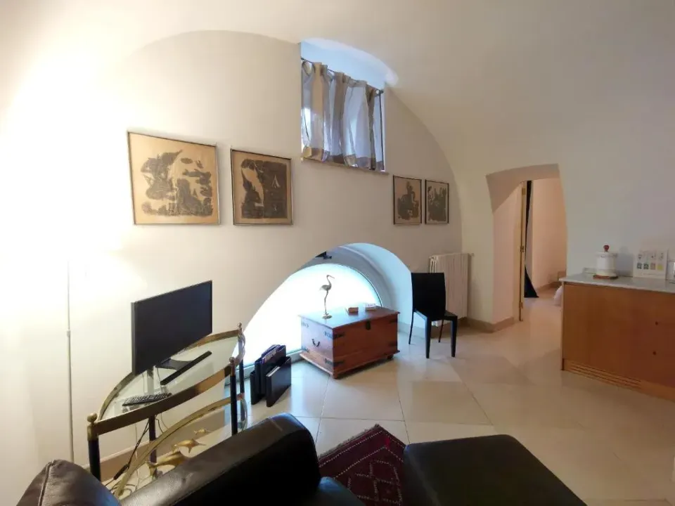 Photo 7 of 10, Scesa San Michele