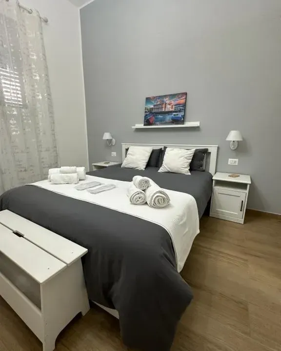 Photo 1 of 10, Apulia White House 59