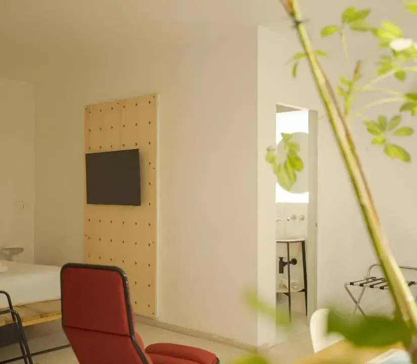 Photo 6 of 10, Imago Plus Hotel