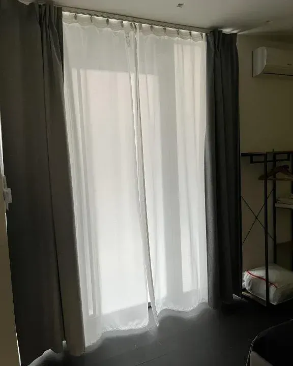 Photo 6 of 10, Black Room & Breakfast
