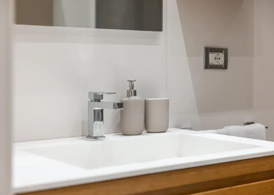 Photo 9 of 10, Panoramic Flat-Les Suites